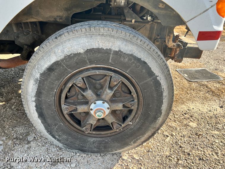 image for item ID9631 2000 Sterling L7500  Crew Cab utility / service truck