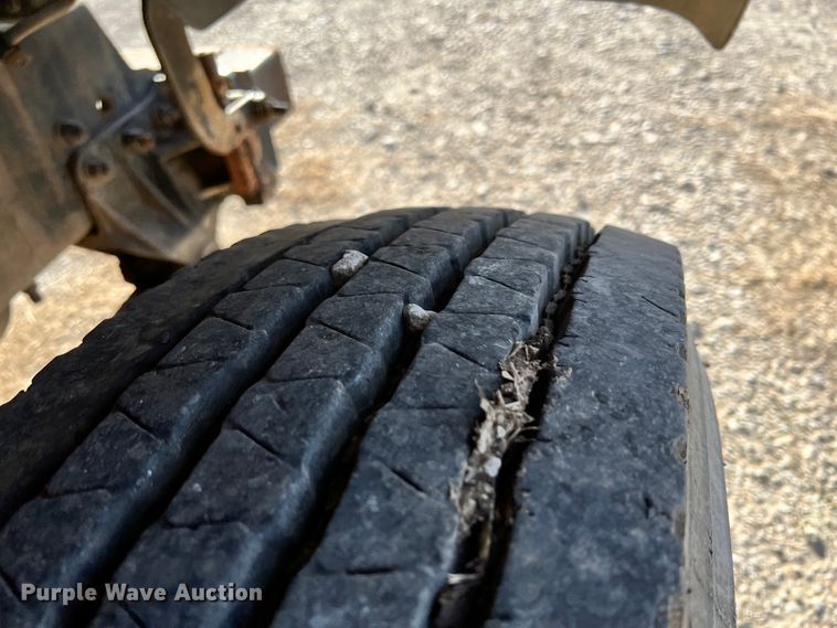 image for item ID9631 2000 Sterling L7500  Crew Cab utility / service truck