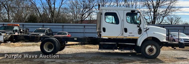 image for item ID9632 2006 Freightliner Business Class M2  Crew Cab truck cab and chassis