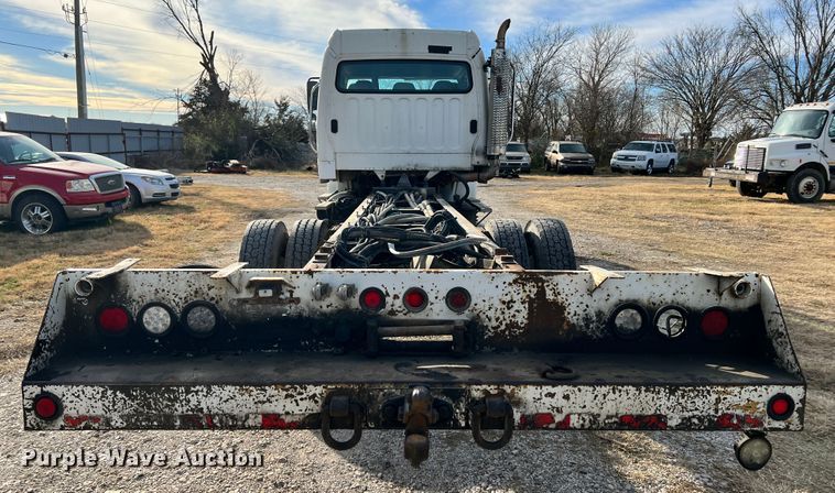 image for item ID9632 2006 Freightliner Business Class M2  Crew Cab truck cab and chassis