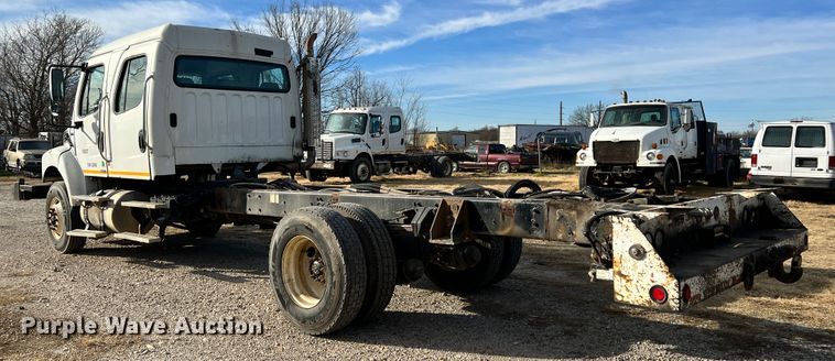 image for item ID9632 2006 Freightliner Business Class M2  Crew Cab truck cab and chassis