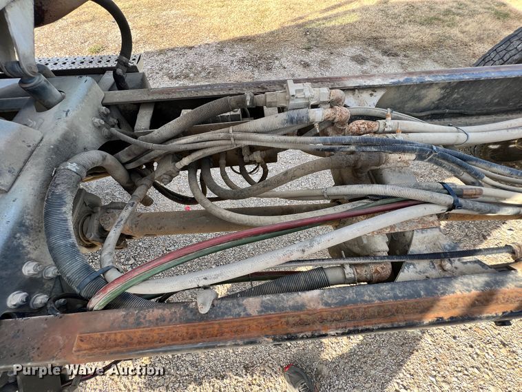 image for item ID9632 2006 Freightliner Business Class M2  Crew Cab truck cab and chassis