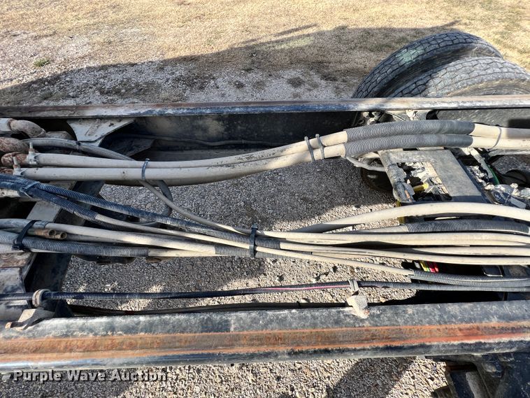 image for item ID9632 2006 Freightliner Business Class M2  Crew Cab truck cab and chassis