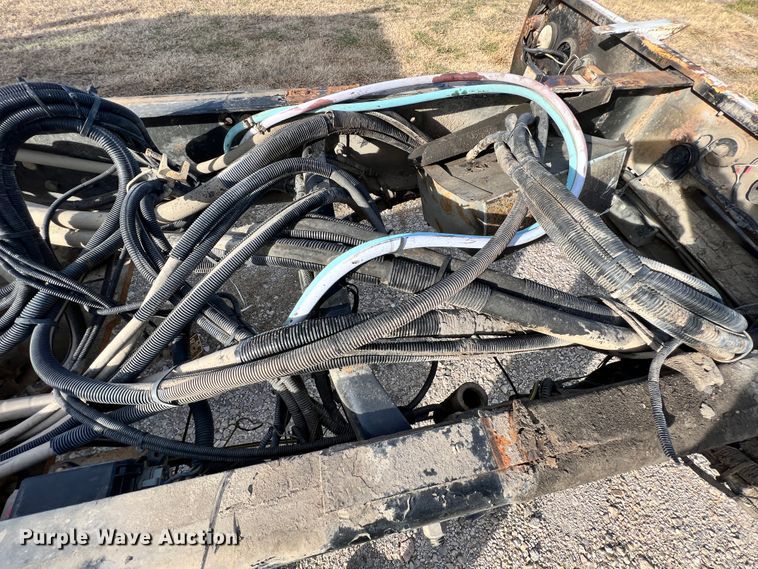 image for item ID9632 2006 Freightliner Business Class M2  Crew Cab truck cab and chassis