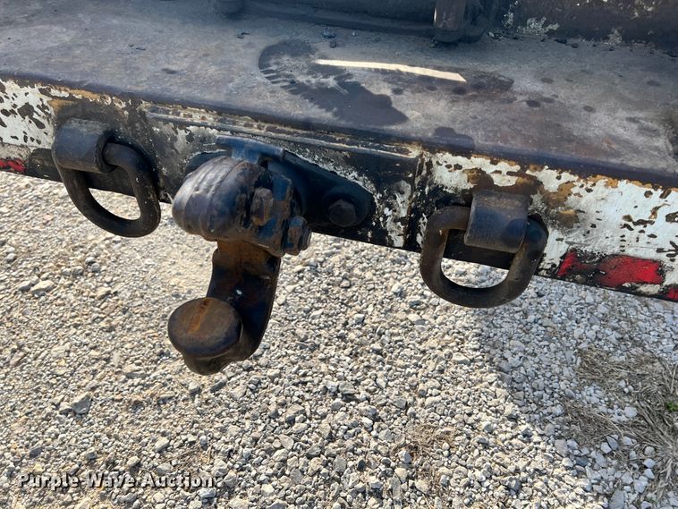 image for item ID9632 2006 Freightliner Business Class M2  Crew Cab truck cab and chassis