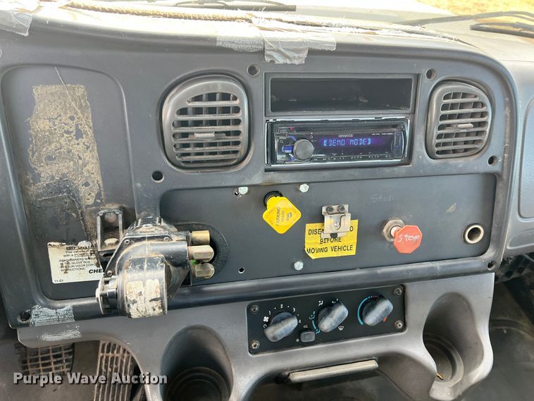 image for item ID9632 2006 Freightliner Business Class M2  Crew Cab truck cab and chassis