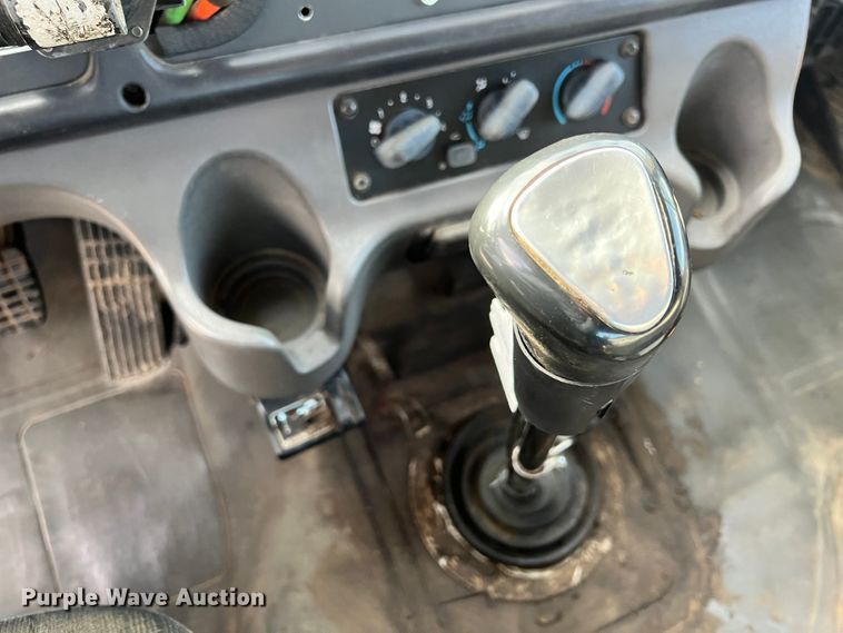 image for item ID9632 2006 Freightliner Business Class M2  Crew Cab truck cab and chassis