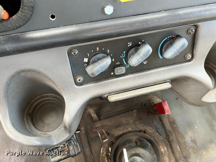 image for item ID9632 2006 Freightliner Business Class M2  Crew Cab truck cab and chassis