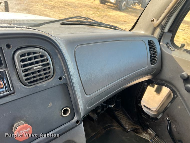 image for item ID9632 2006 Freightliner Business Class M2  Crew Cab truck cab and chassis