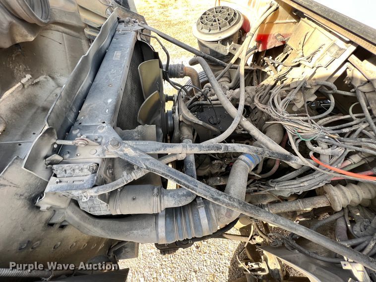 image for item ID9632 2006 Freightliner Business Class M2  Crew Cab truck cab and chassis