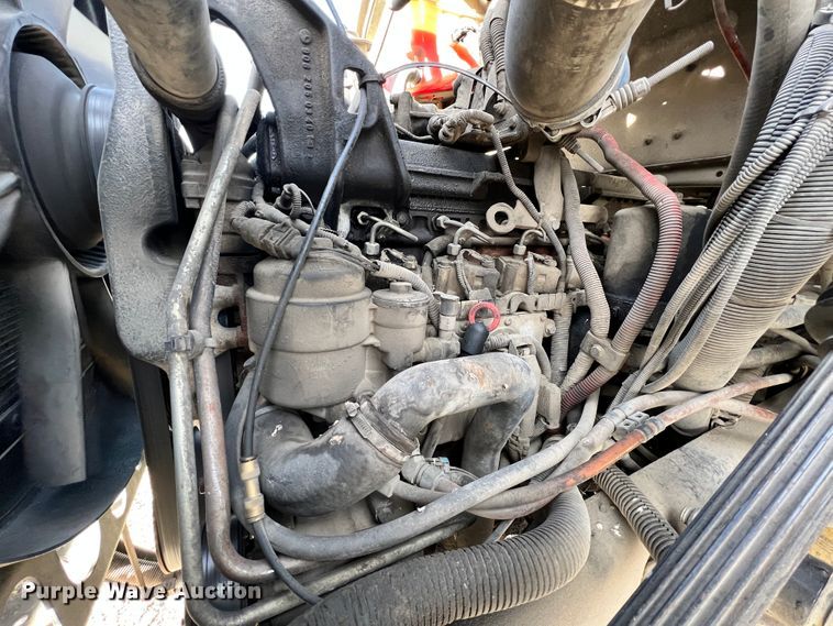 image for item ID9632 2006 Freightliner Business Class M2  Crew Cab truck cab and chassis