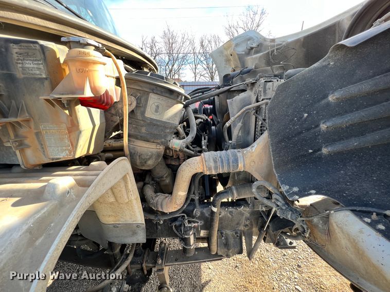 image for item ID9632 2006 Freightliner Business Class M2  Crew Cab truck cab and chassis