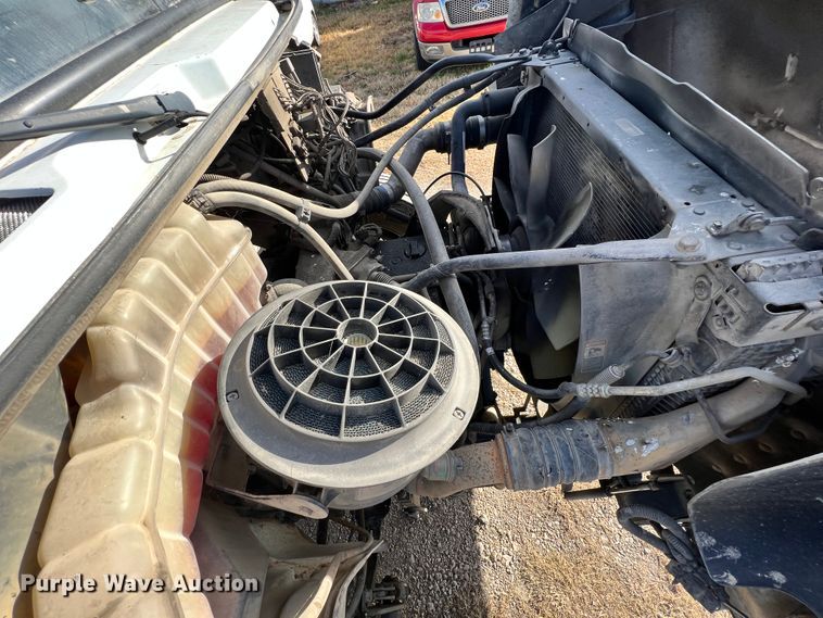 image for item ID9632 2006 Freightliner Business Class M2  Crew Cab truck cab and chassis