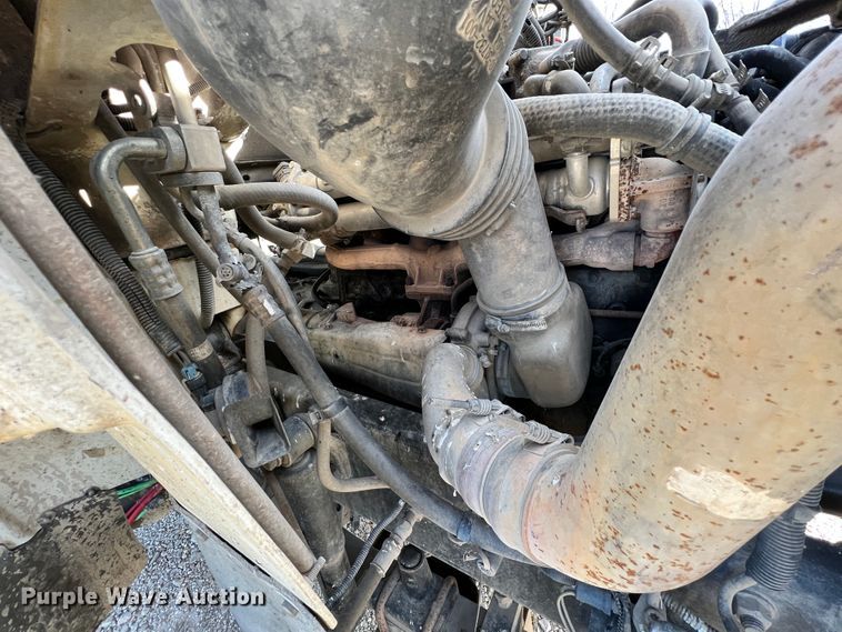 image for item ID9632 2006 Freightliner Business Class M2  Crew Cab truck cab and chassis