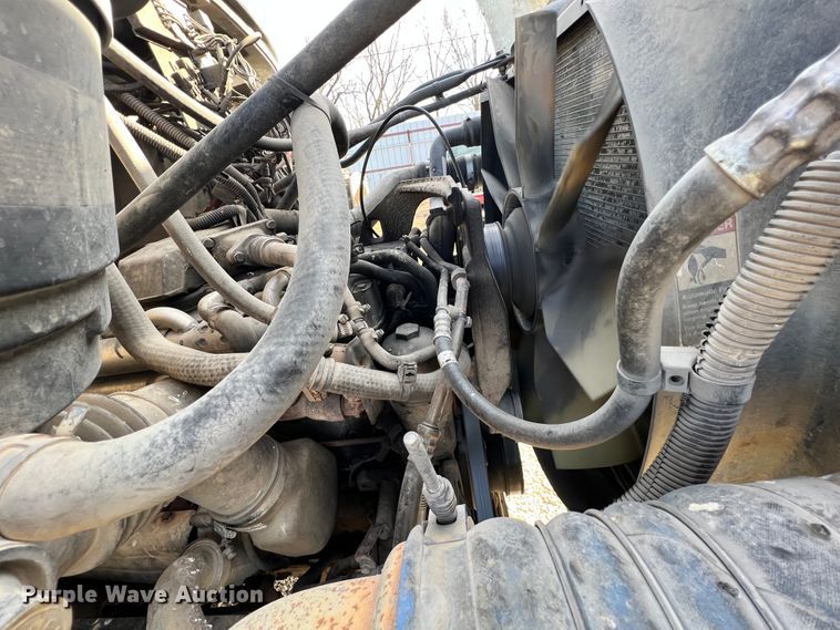 image for item ID9632 2006 Freightliner Business Class M2  Crew Cab truck cab and chassis