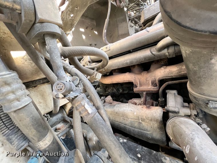 image for item ID9632 2006 Freightliner Business Class M2  Crew Cab truck cab and chassis