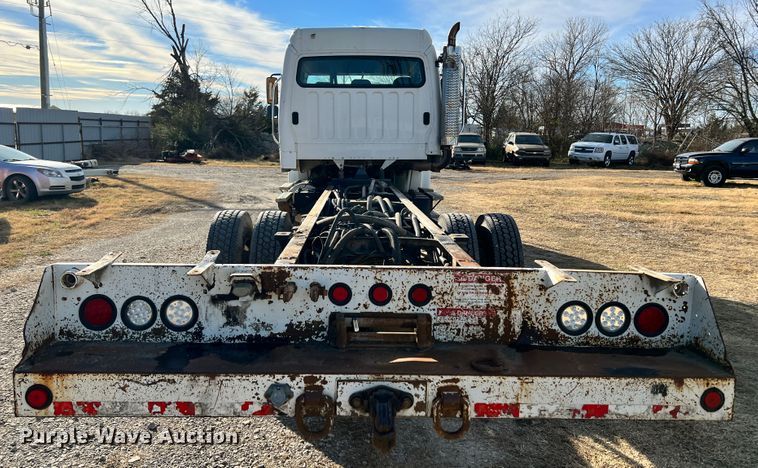 image for item ID9633 2006 Freightliner Business Class M2  Crew Cab truck cab and chassis