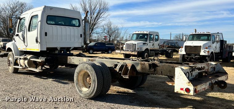 image for item ID9633 2006 Freightliner Business Class M2  Crew Cab truck cab and chassis