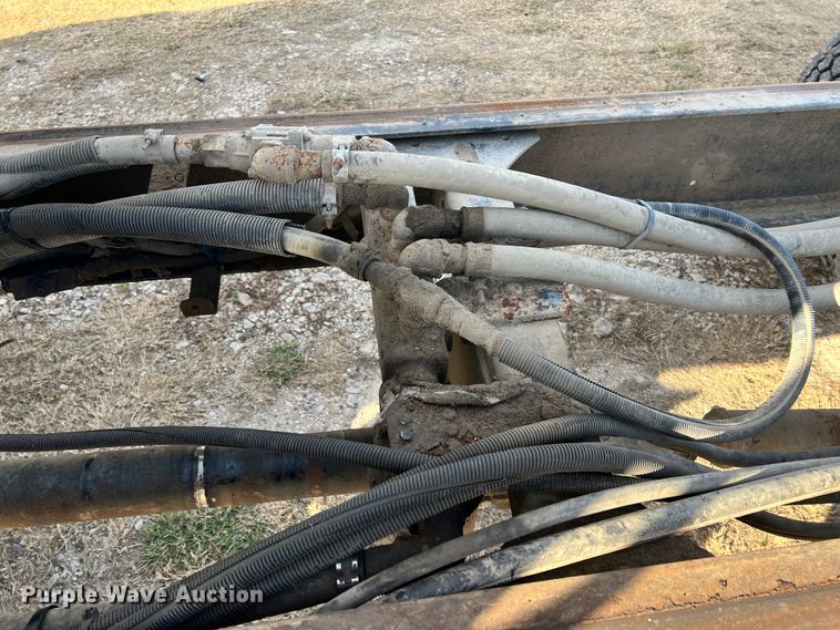 image for item ID9633 2006 Freightliner Business Class M2  Crew Cab truck cab and chassis