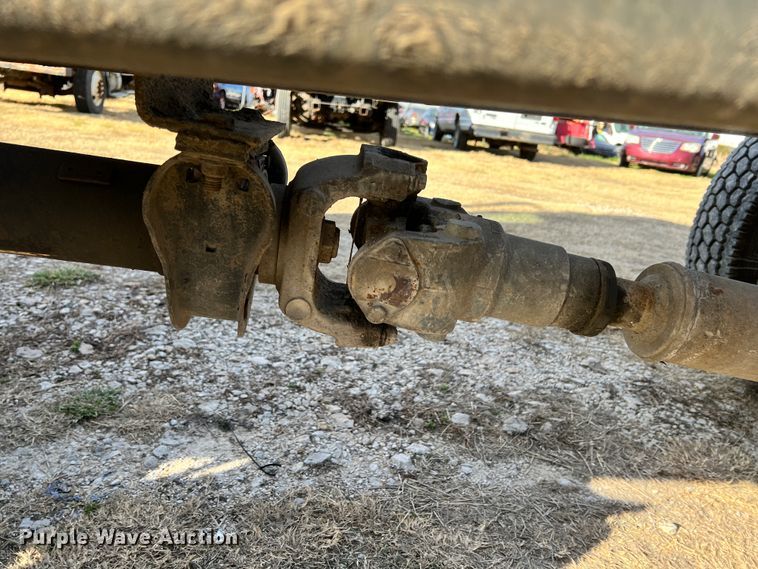 image for item ID9633 2006 Freightliner Business Class M2  Crew Cab truck cab and chassis