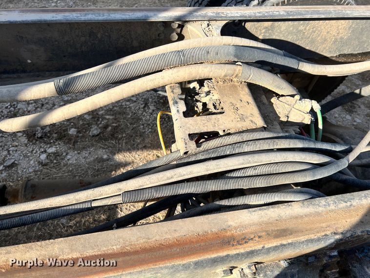 image for item ID9633 2006 Freightliner Business Class M2  Crew Cab truck cab and chassis