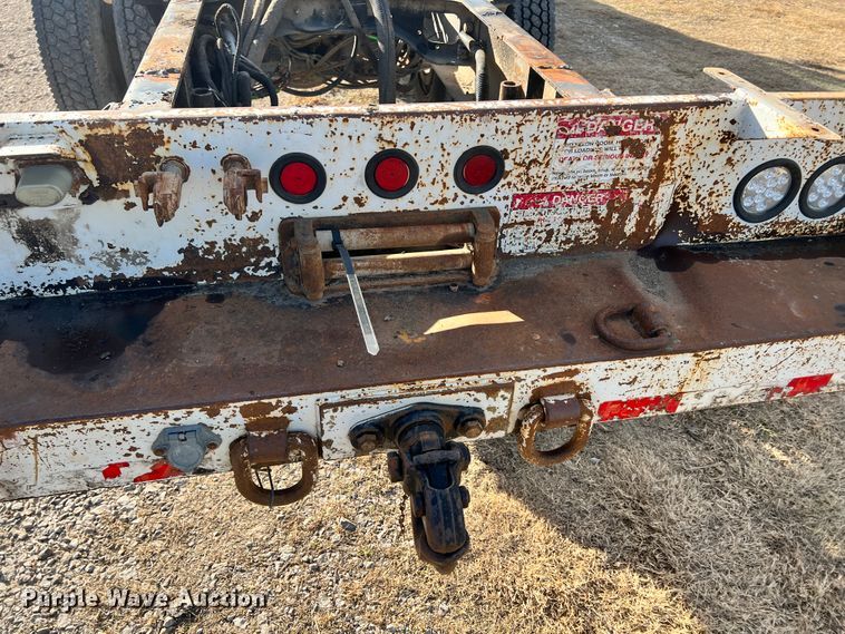 image for item ID9633 2006 Freightliner Business Class M2  Crew Cab truck cab and chassis