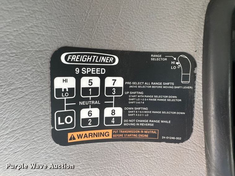 image for item ID9633 2006 Freightliner Business Class M2  Crew Cab truck cab and chassis