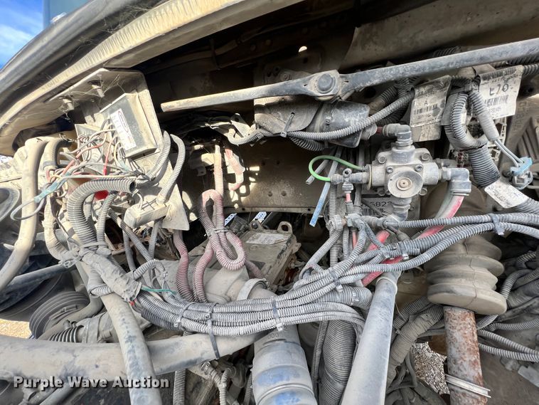 image for item ID9633 2006 Freightliner Business Class M2  Crew Cab truck cab and chassis