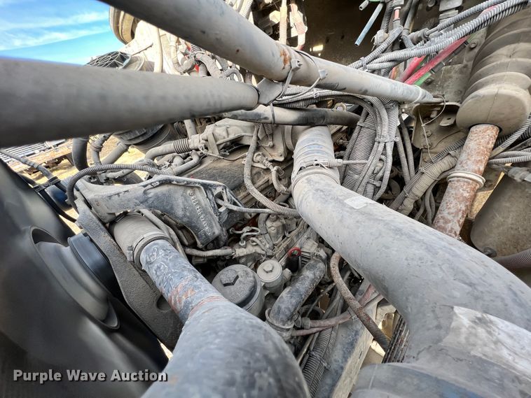 image for item ID9633 2006 Freightliner Business Class M2  Crew Cab truck cab and chassis