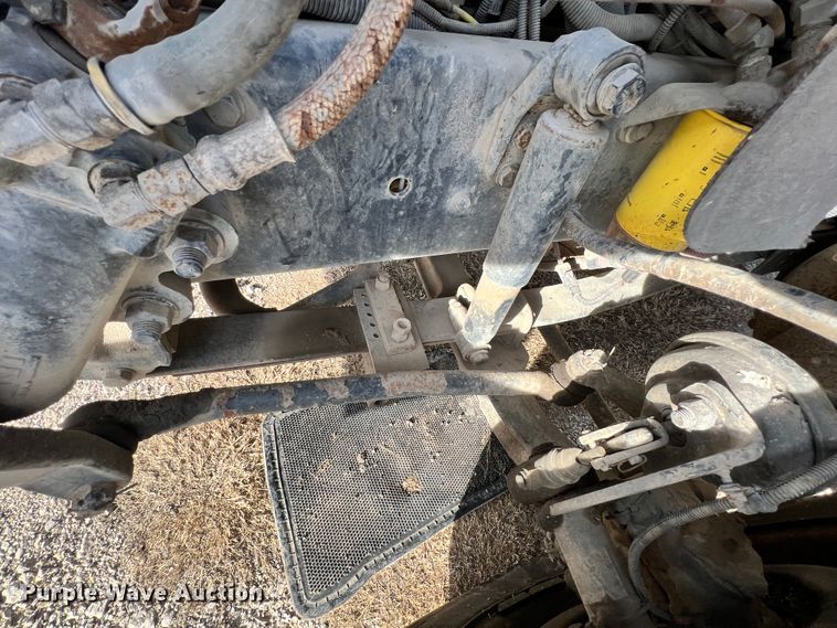 image for item ID9633 2006 Freightliner Business Class M2  Crew Cab truck cab and chassis