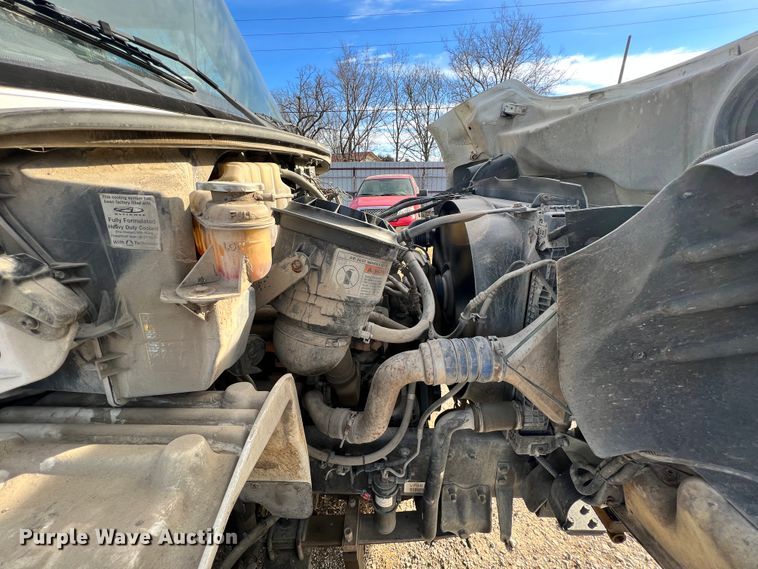 image for item ID9633 2006 Freightliner Business Class M2  Crew Cab truck cab and chassis