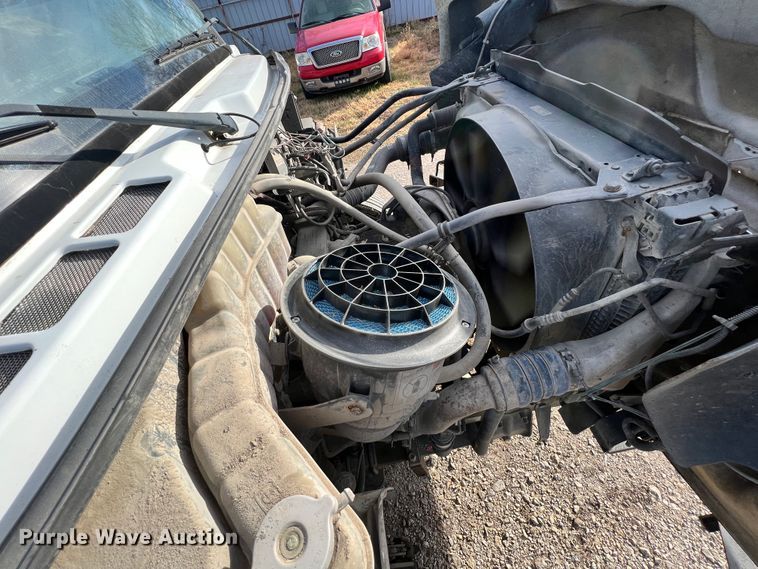 image for item ID9633 2006 Freightliner Business Class M2  Crew Cab truck cab and chassis