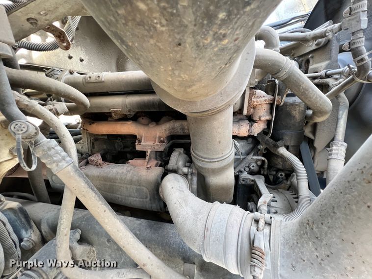 image for item ID9633 2006 Freightliner Business Class M2  Crew Cab truck cab and chassis