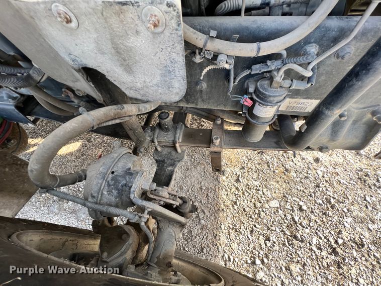 image for item ID9633 2006 Freightliner Business Class M2  Crew Cab truck cab and chassis