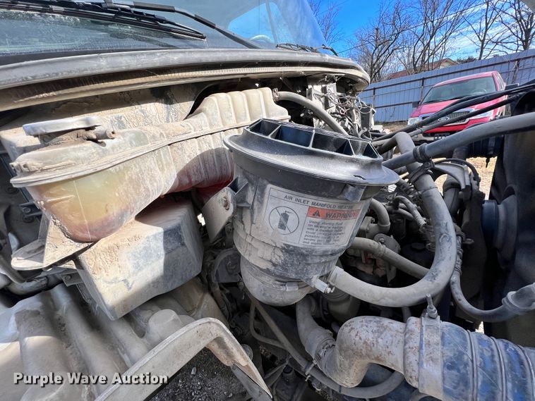 image for item ID9633 2006 Freightliner Business Class M2  Crew Cab truck cab and chassis