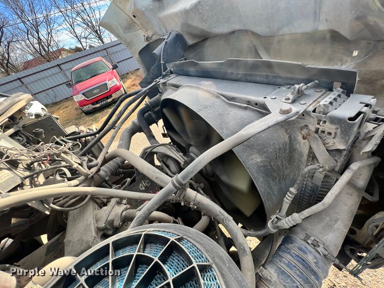 image for item ID9633 2006 Freightliner Business Class M2  Crew Cab truck cab and chassis