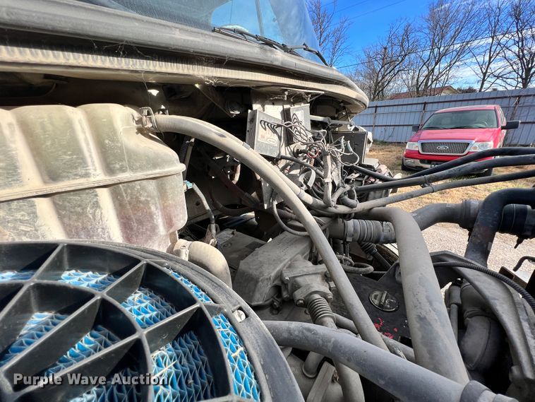 image for item ID9633 2006 Freightliner Business Class M2  Crew Cab truck cab and chassis