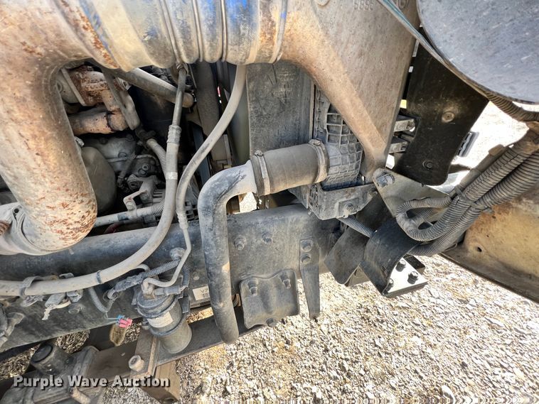 image for item ID9633 2006 Freightliner Business Class M2  Crew Cab truck cab and chassis