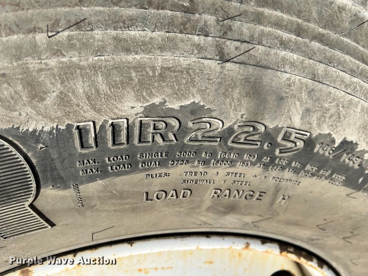 image for item ID9633 2006 Freightliner Business Class M2  Crew Cab truck cab and chassis