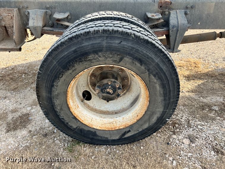 image for item ID9633 2006 Freightliner Business Class M2  Crew Cab truck cab and chassis