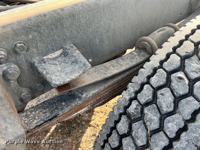 image for item ID9633 2006 Freightliner Business Class M2  Crew Cab truck cab and chassis