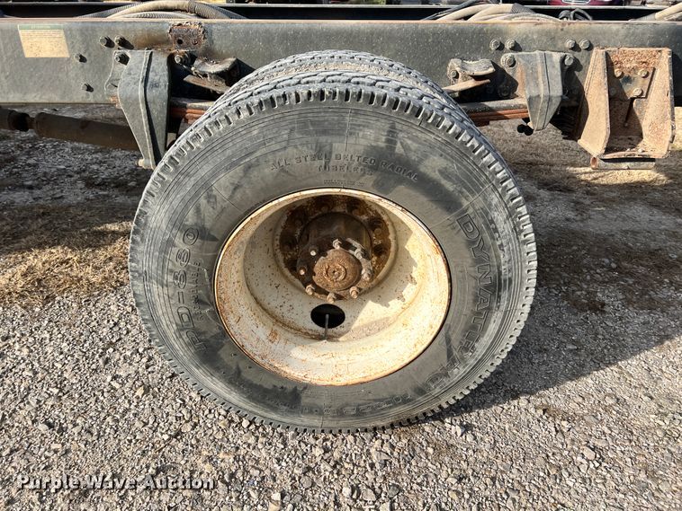 image for item ID9633 2006 Freightliner Business Class M2  Crew Cab truck cab and chassis