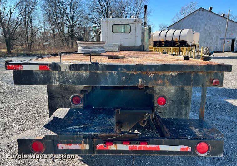 image for item ID9637 1982 Peterbilt 359  flatbed truck