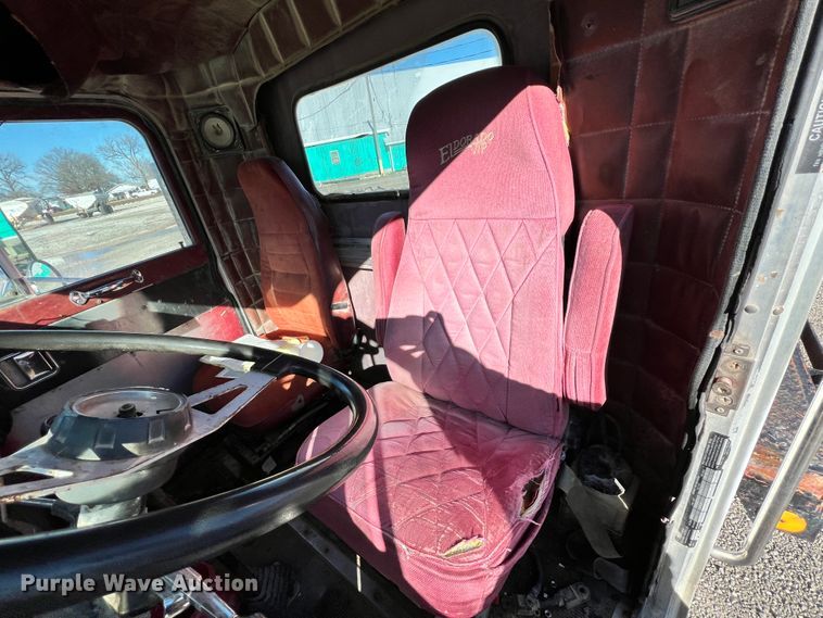 image for item ID9637 1982 Peterbilt 359  flatbed truck