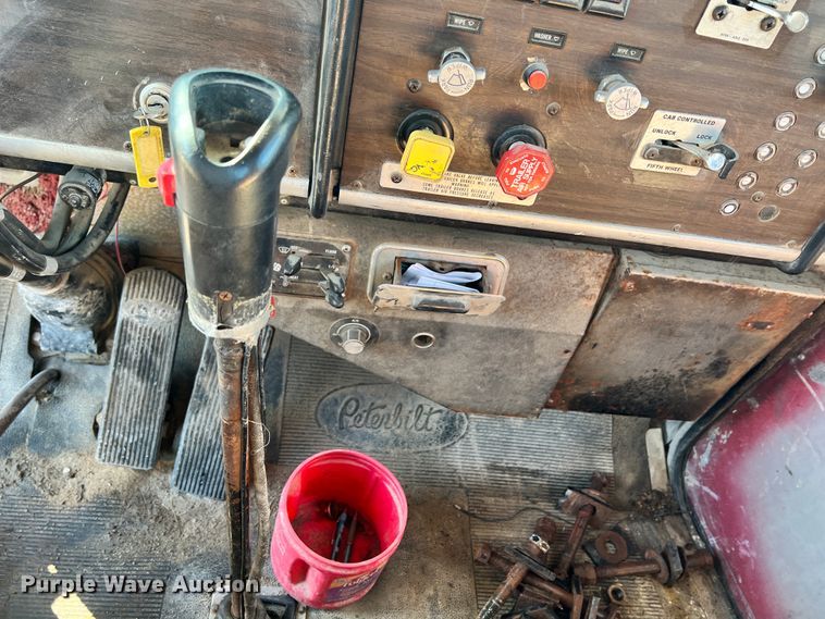 image for item ID9637 1982 Peterbilt 359  flatbed truck