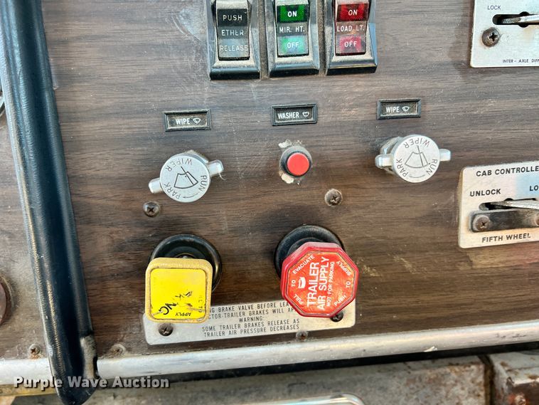 image for item ID9637 1982 Peterbilt 359  flatbed truck