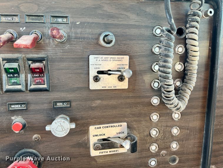 image for item ID9637 1982 Peterbilt 359  flatbed truck