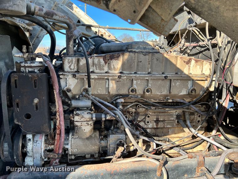 image for item ID9637 1982 Peterbilt 359  flatbed truck