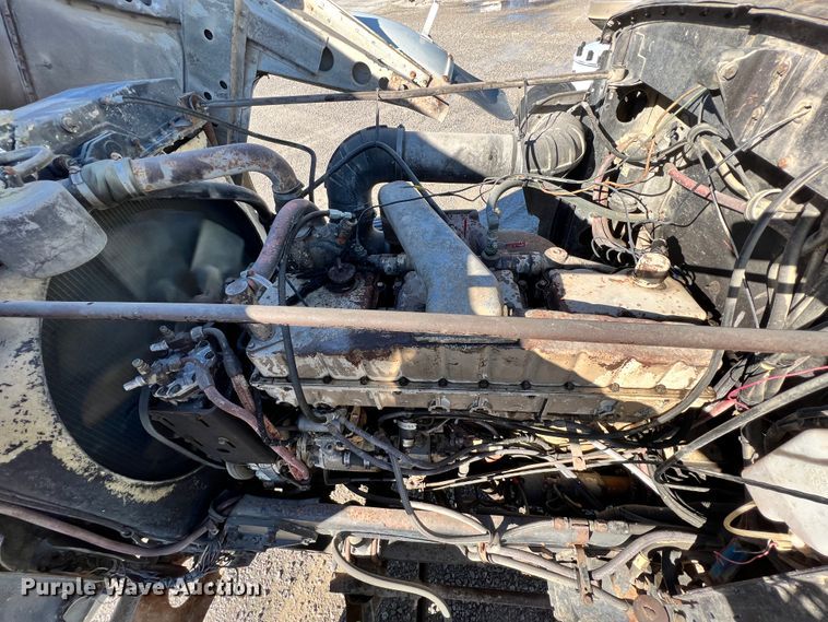 image for item ID9637 1982 Peterbilt 359  flatbed truck