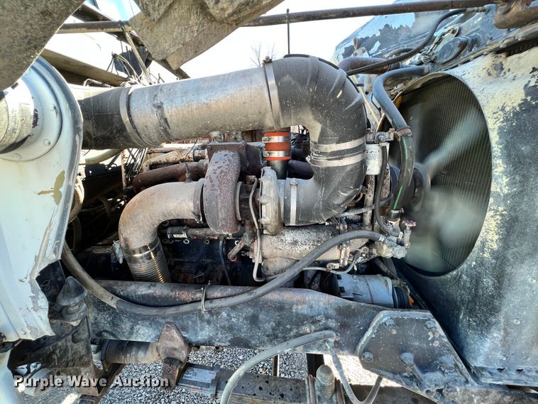 image for item ID9637 1982 Peterbilt 359  flatbed truck